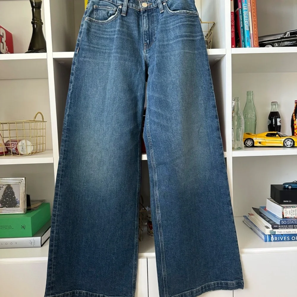 HUDSON Women's Freya Mid-Rise Skater Jean - Picture 6 of 7